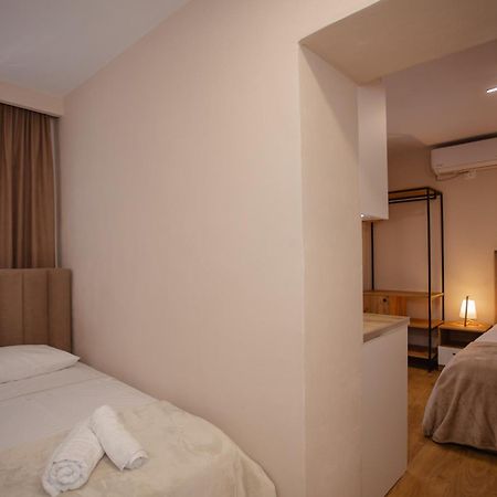 City Center Studio Apartments Shkodër Exteriör bild