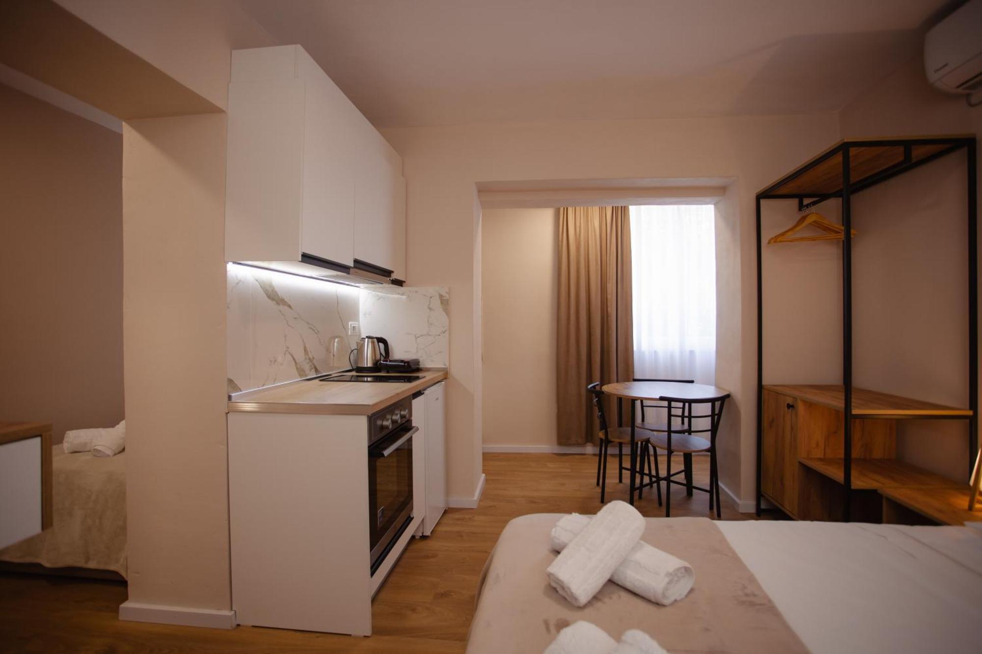City Center Studio Apartments Shkodër Exteriör bild