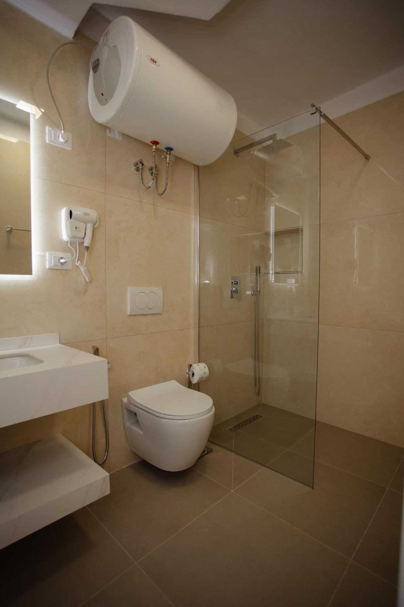 City Center Studio Apartments Shkodër Exteriör bild