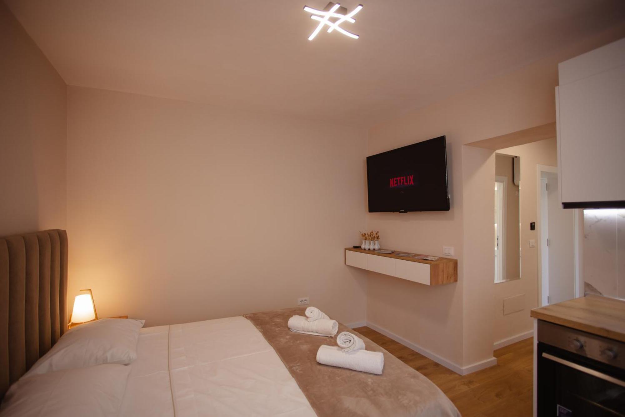 City Center Studio Apartments Shkodër Exteriör bild