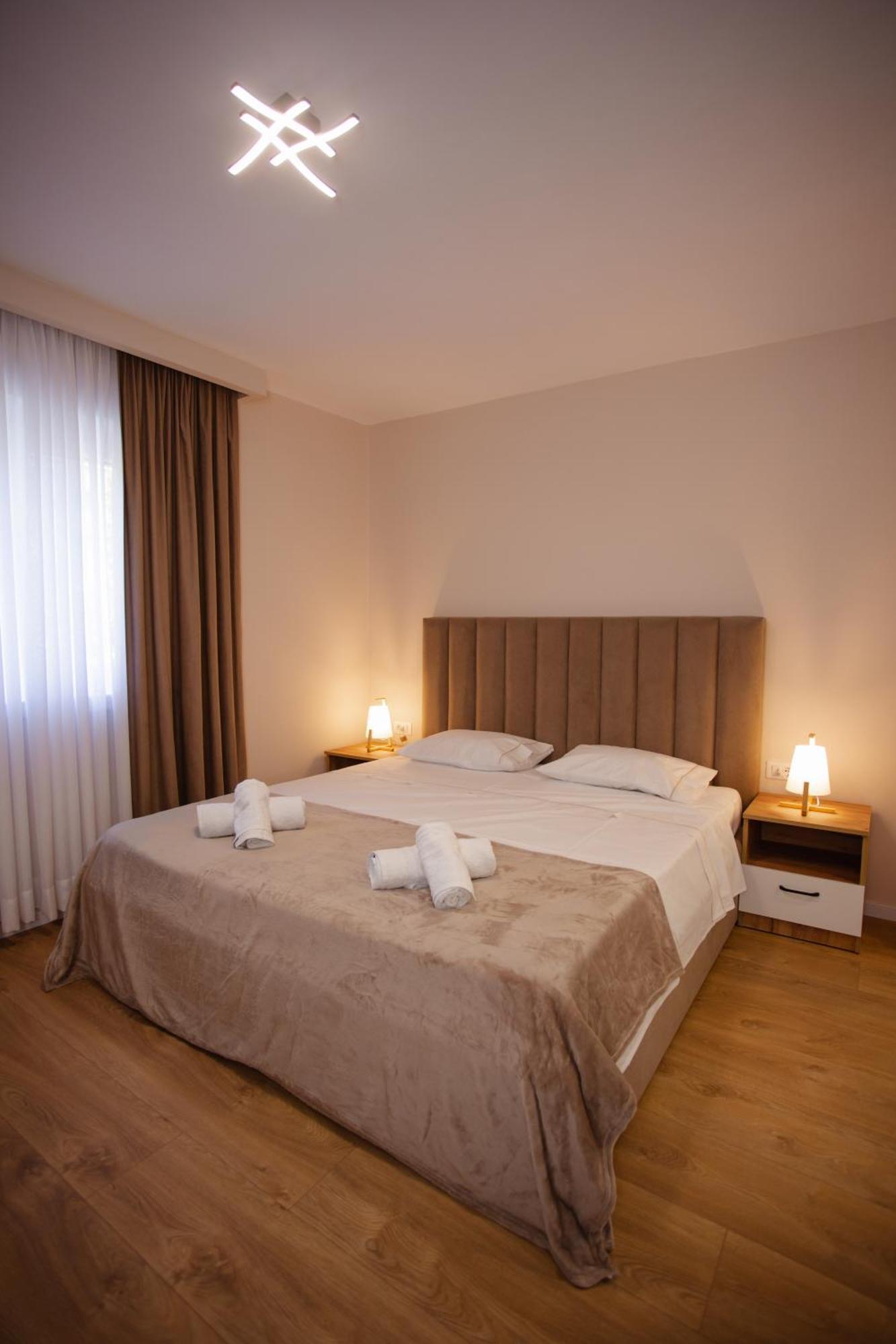 City Center Studio Apartments Shkodër Exteriör bild