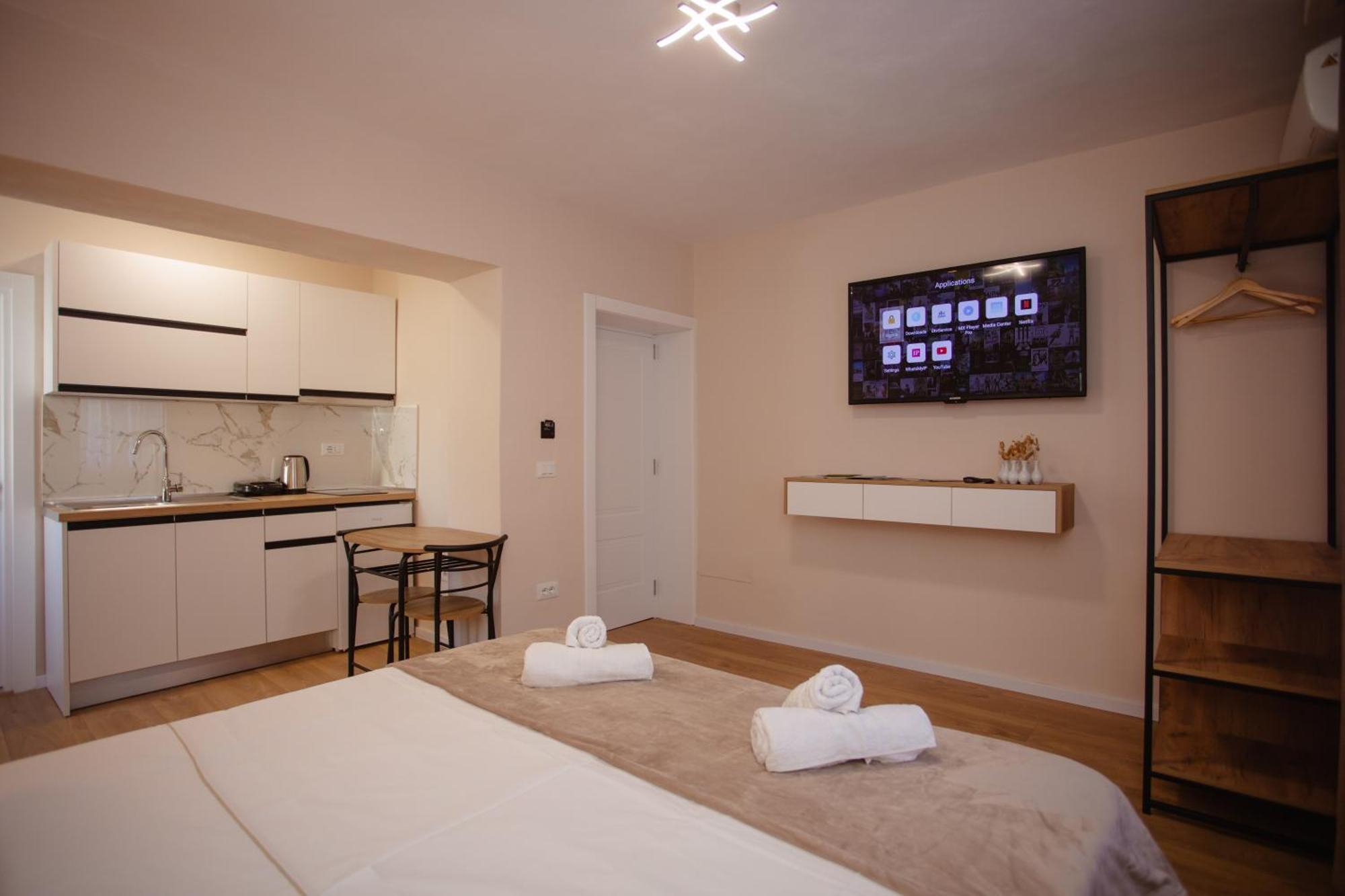 City Center Studio Apartments Shkodër Exteriör bild