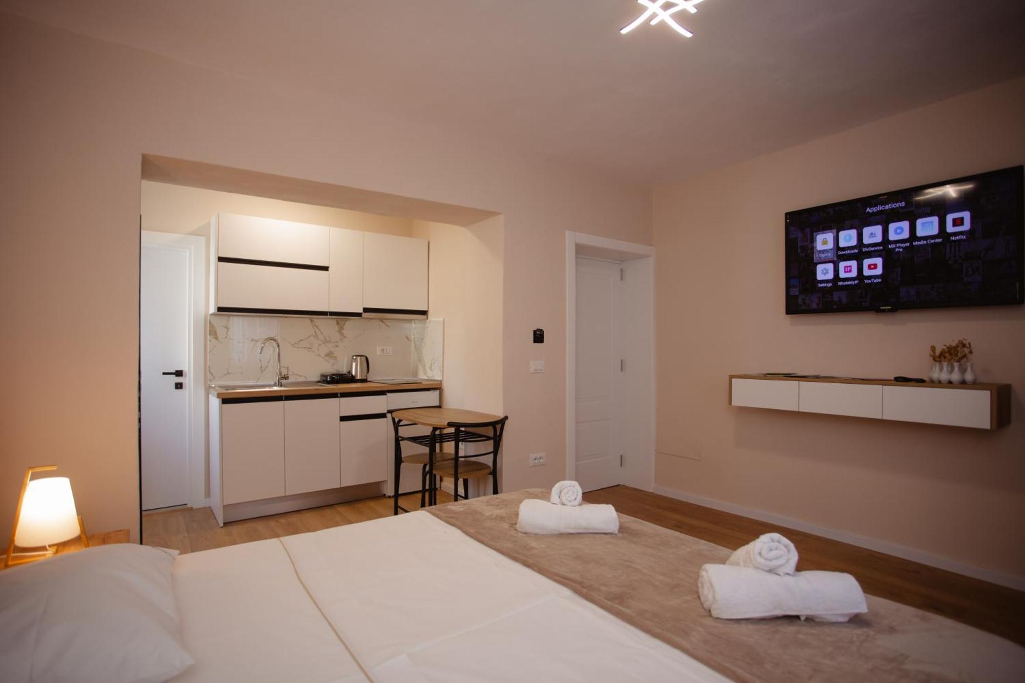 City Center Studio Apartments Shkodër Exteriör bild