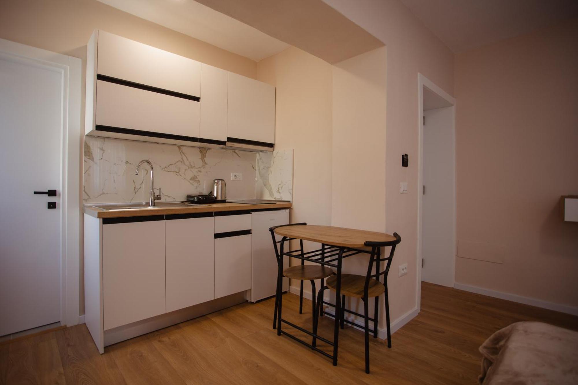 City Center Studio Apartments Shkodër Exteriör bild